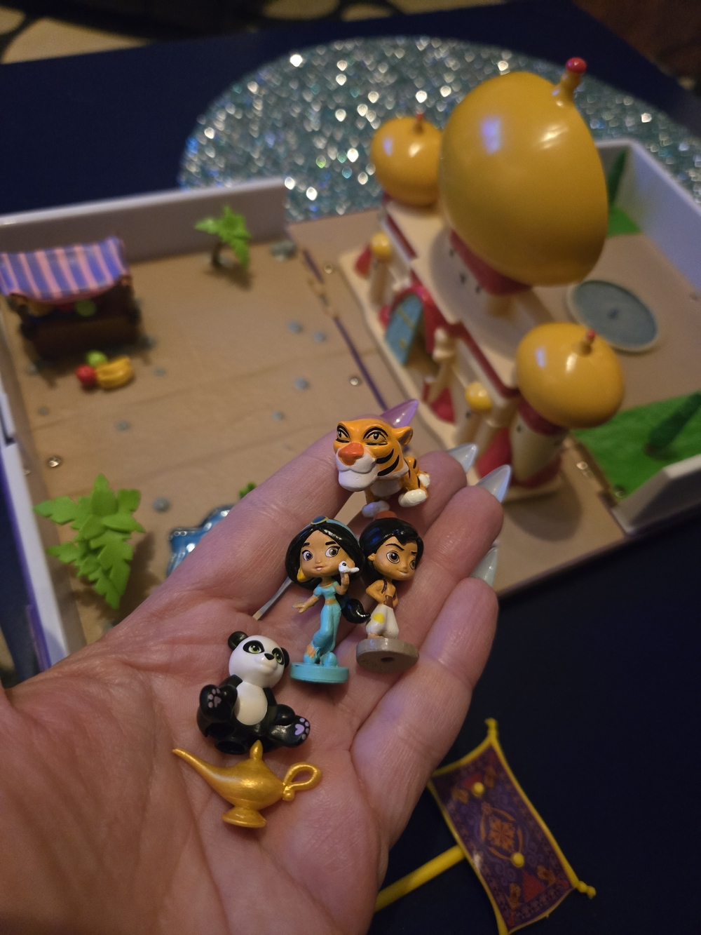Disney Jasmine and Friends Mini Figure Playset - folds into a Book